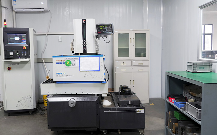 瑞均中走丝线切割机